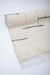 Authentic Moroccan Beni Ouarain Rug - 5x8 Area Rug - White with Geometric Patterns