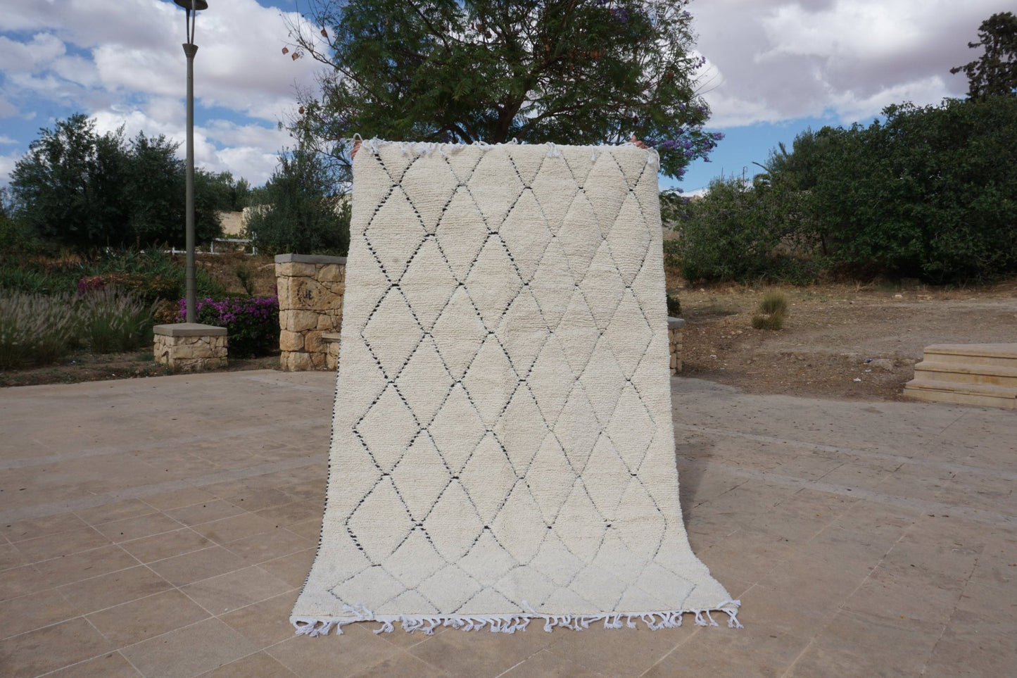 Handcrafted Beni Ouarain Rug - 6x10 Feet - Classic Moroccan White Wool with Geometric Patterns - Ethically Crafted by Berber Artisans - Handmade by My Poufs