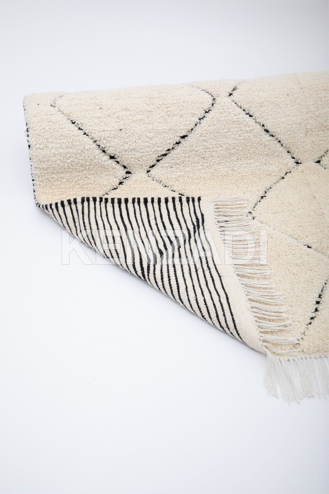 Handcrafted Beni Ouarain Rug: 6x10 feet Classic Moroccan White Wool with Geometric Patterns - Ethically Made by Berber Artisans - Handmade by My Poufs
